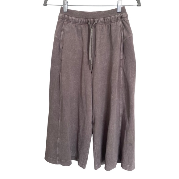 Lululemon Inner Glow Culottes Size 2 Washed Half Moon - Picture 7 of 13